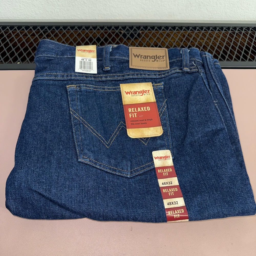 Wrangler Rugged Wear Relaxed‎ Fit Jeans Men's 48x32 Denim Straight Leg Boot Cut